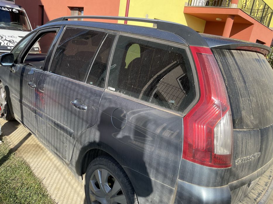 Vând citroen c4 piccaso 1.6 HDI