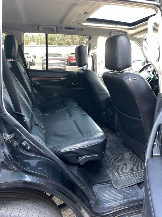 Mitsubishi Pajero GLS (V6) avtomobili sotiladi !