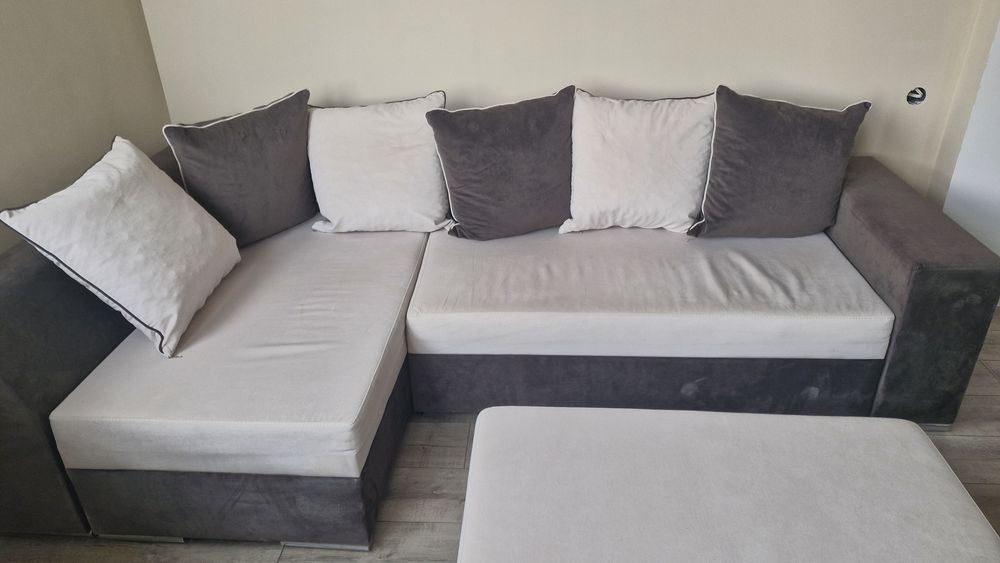 Диван / разтегателен /