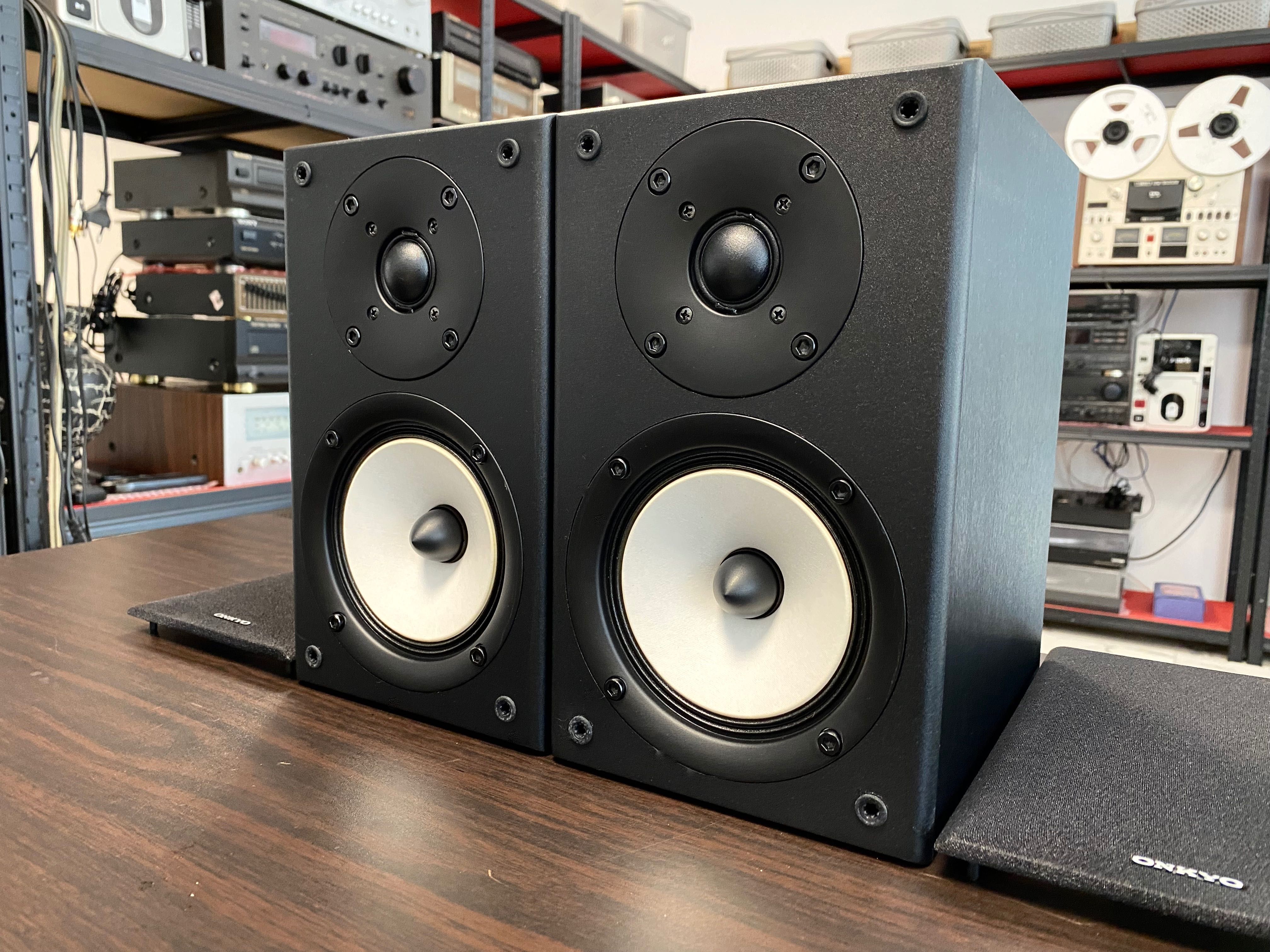 Чудесни тонколони Onkyo
