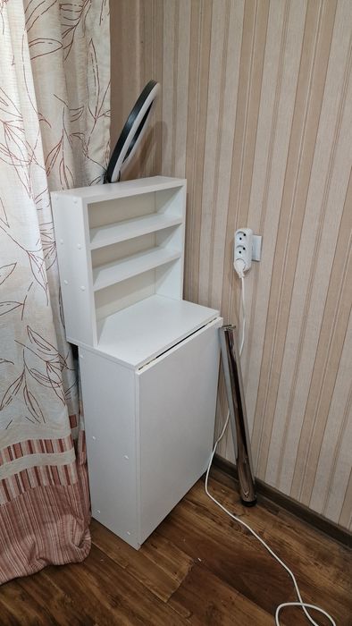 Маникюрный стол!!!