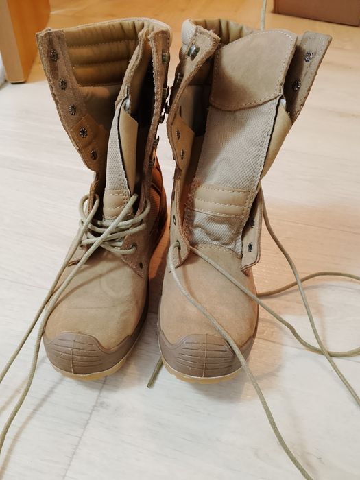 Жёлтый берцы, новый