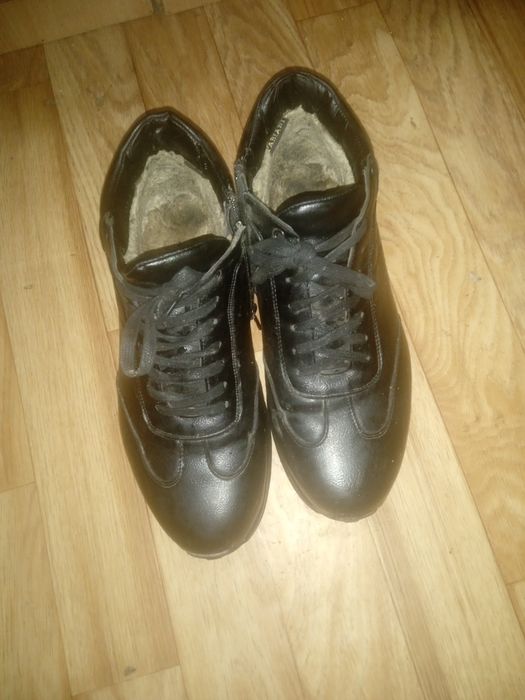 Продам мужскую зимнюю обувь