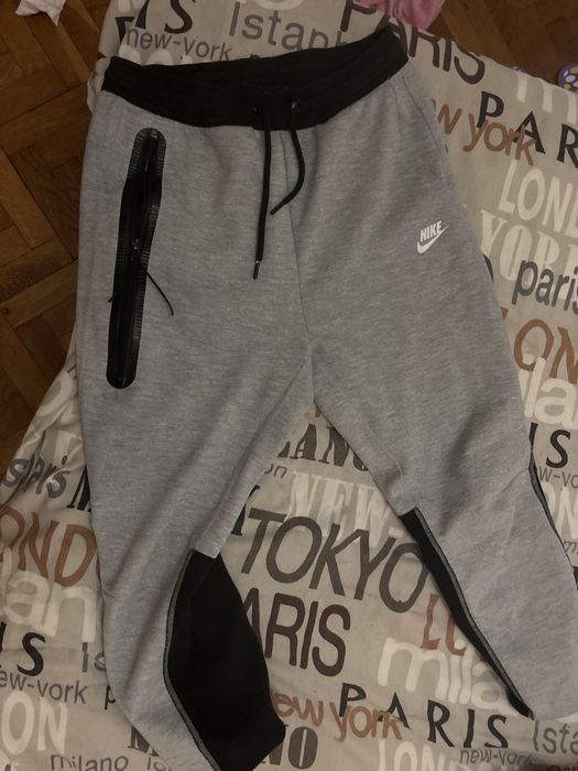 Nike tech fleece сив