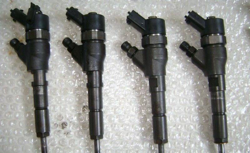 Pompa de injecție injector injectoare Peugeot 307 2.0 HDI