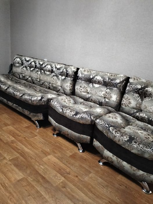 Продам Диван 2 кресло 130000