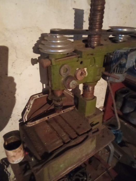 Сверлильный станок