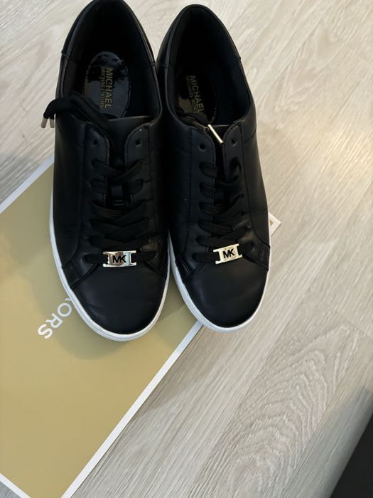 Vand adidasi Michael Kors