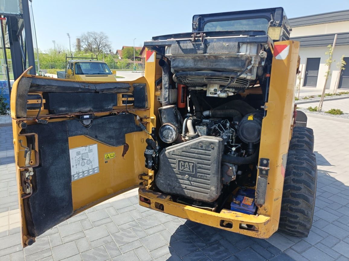 Miniîncărcător Caterpillar 236 An 2012 Ore 5539 Tip Incarcator Bobcat