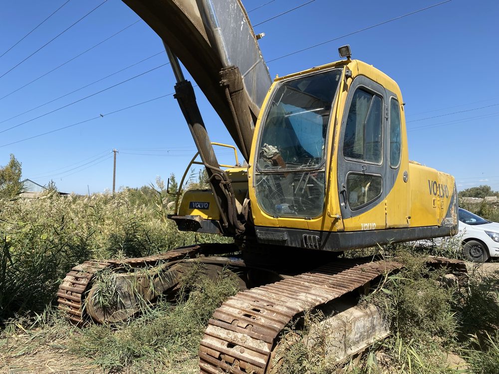 Экскавотор. Volvo 290 bls