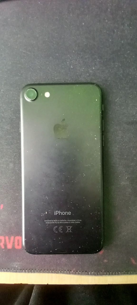 Продавам iphone 7