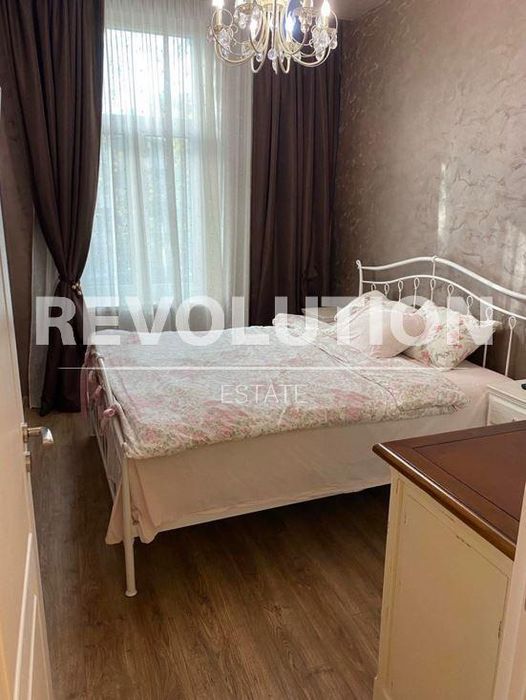 Дава се под наем Тристаен апартамент в Варна, Гръцка махала - 74 кв.м за 850 € - Снимка #1
