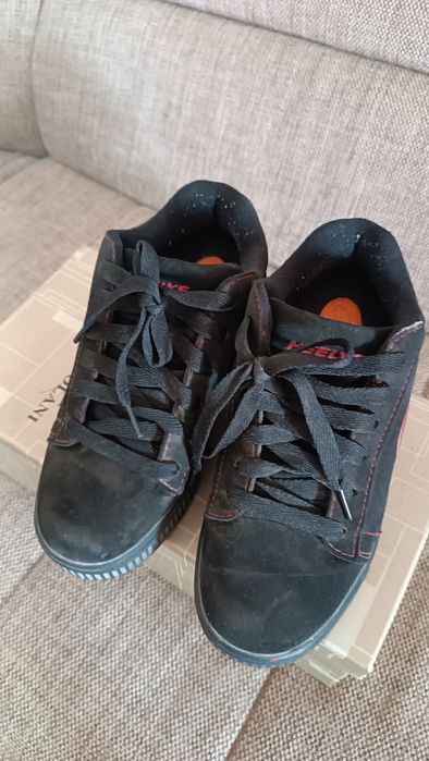 Кросовки с роликами. 36,5 размер