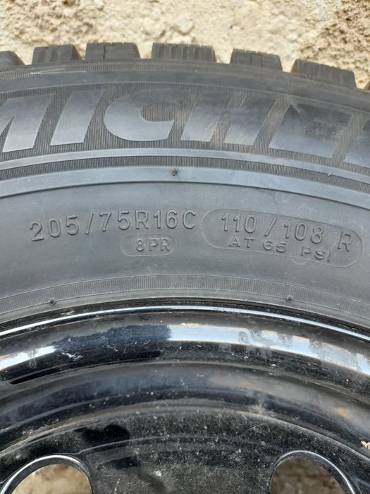 Гуми-зимни- 205/75/16 С - 4бр. Бус Fiat,Citroen,Peugeot.