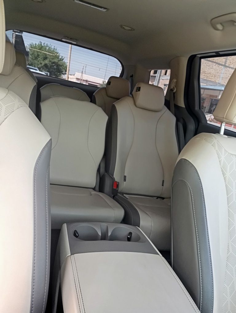 Kia carnival sotiladi