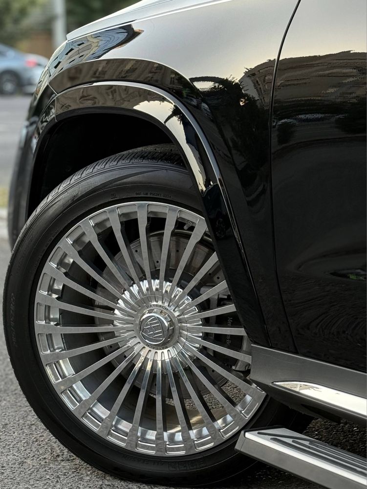 Mercedes-Benz GLS 450 4matic Maybach body kit