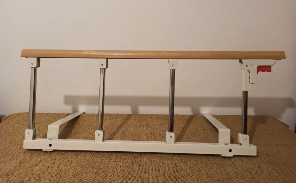 Protecție laterala pliabilă pentru pat. (NOUĂ)