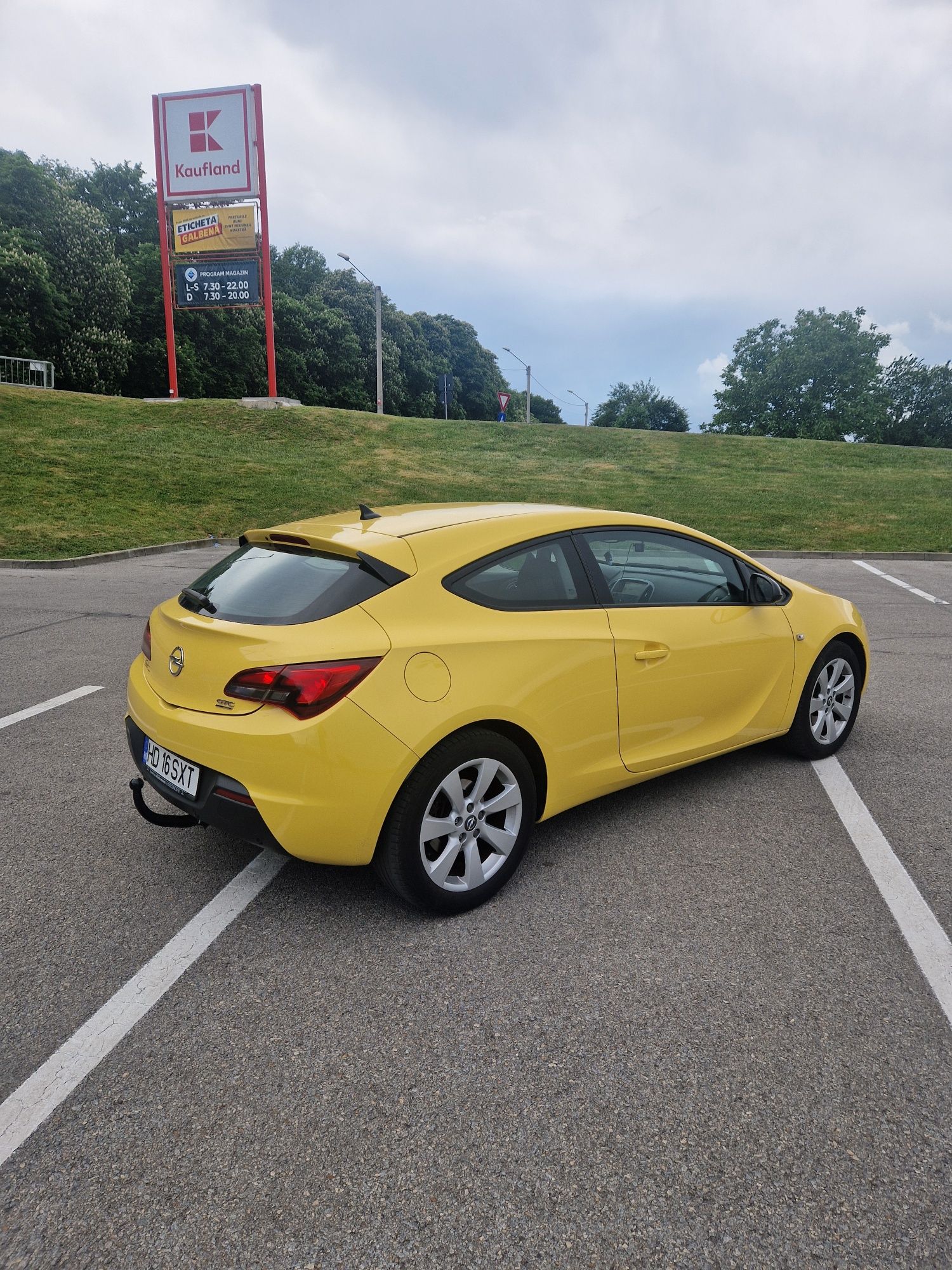 Opel Astra J GTC 1.6 180 CP benzina