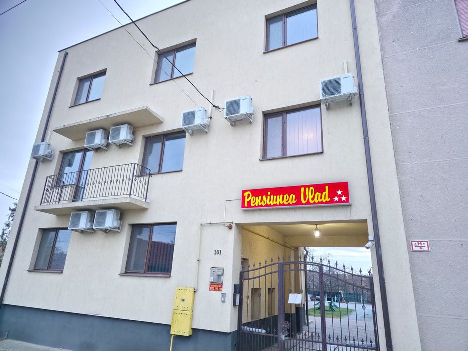 Cazare de Revelion la Pensiune în Arad, cu bucatarie si sala de mese