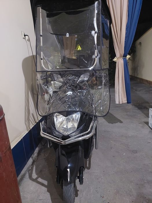 Skuter  Chorniy  Pantera  Kaskasi bilan