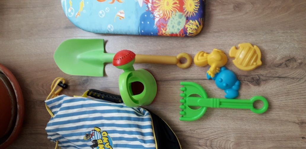 Дъски за плуване и плажни играчки + подарък