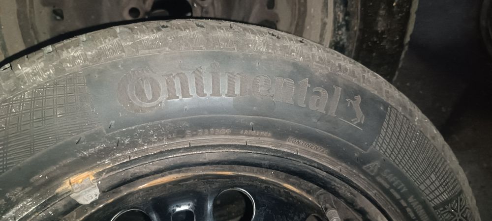 Гуми Континентал с джанти размер 185 60 15