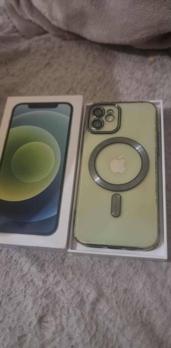 Продава се IPHONE 12 64GB