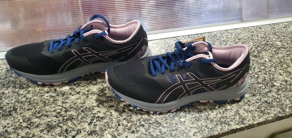 Маратонки:Asics:-43номер