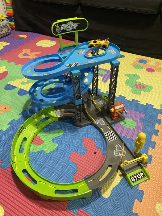 Писта “Go Gears Burago Super Service Station”