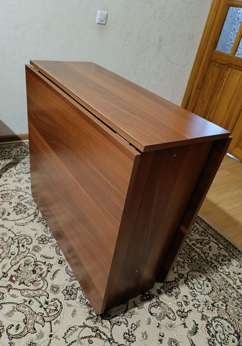 Раскладной стол в отличном состоянии