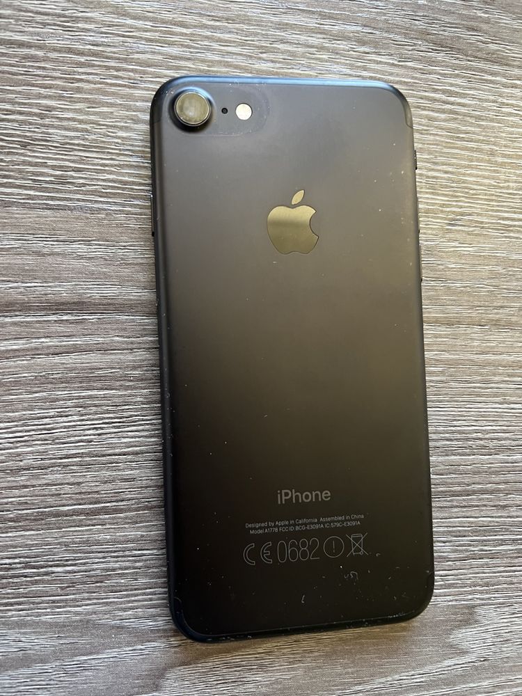 IPhone 7, black, 32 gb, в очень хорошем состоянии