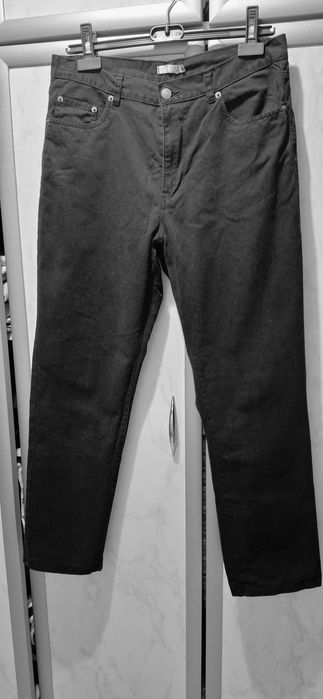 Мъжки черен спортно-елегантен панталон, прав модел, тип дънки