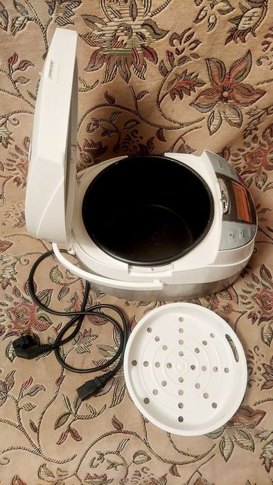 Мультиварка Polaris рабочия