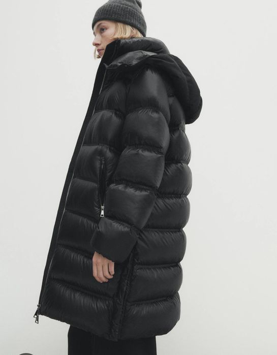 Пуховик Massimo Dutti
Размер S 
Цвет: черный 
Легкий, теплый, удобный