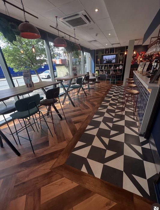 Montaj vinyl pvc , mocheta  , LVT, sape autonivelante