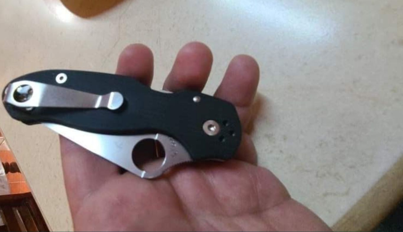 Титаниев дълбок клипс за нож Spyderco – лек, здрав и елегантен!