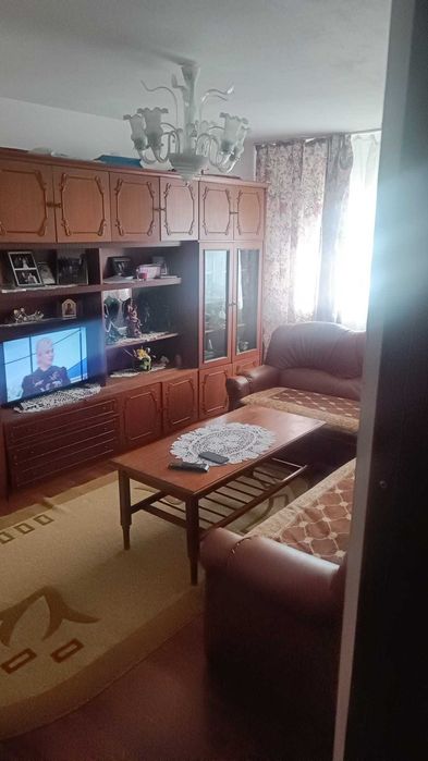 Vand apartament cu 3 camere