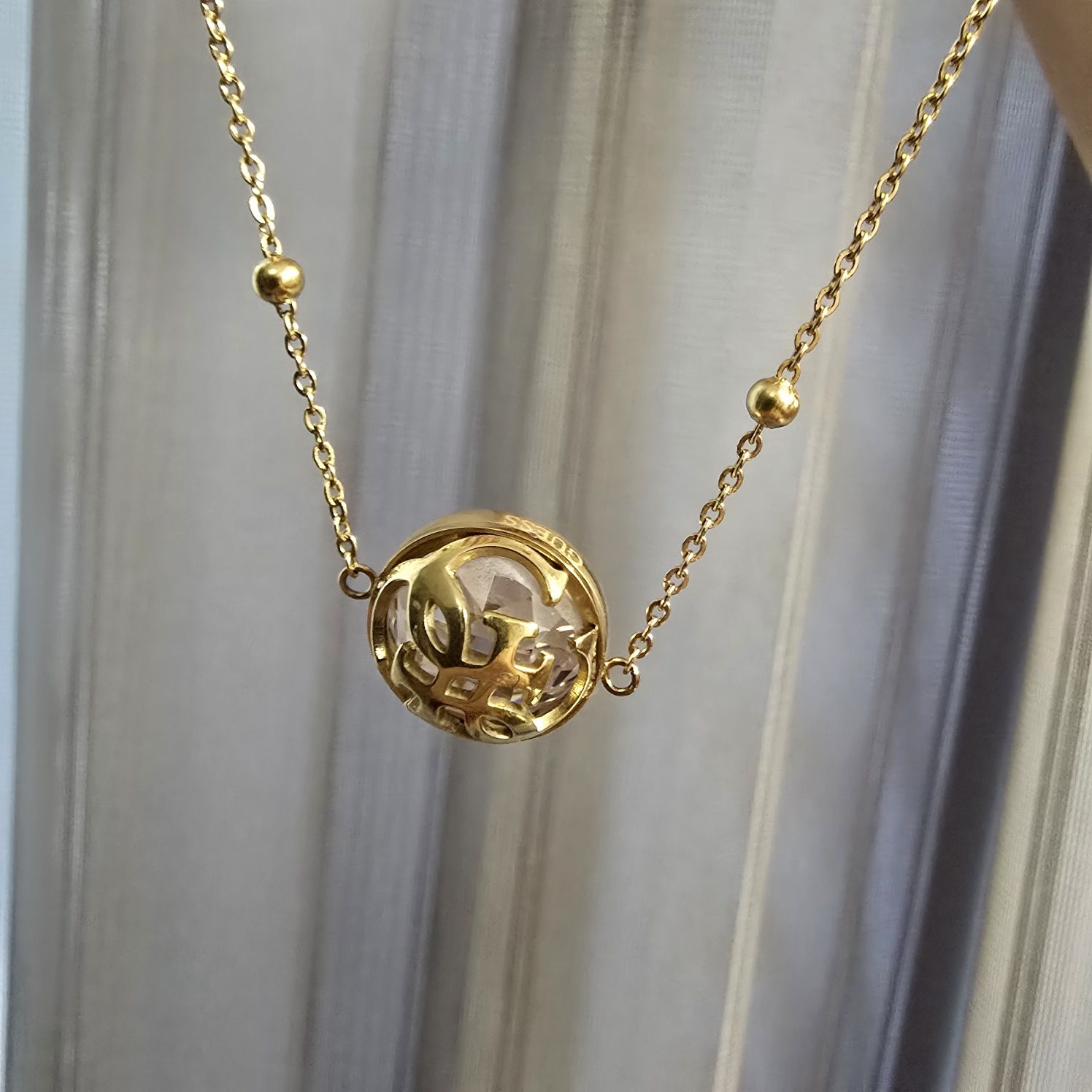 Ново нежно колие с обеци Guess