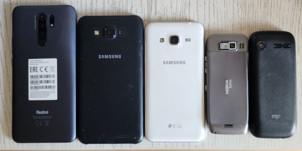 Продаю 5 телефонов