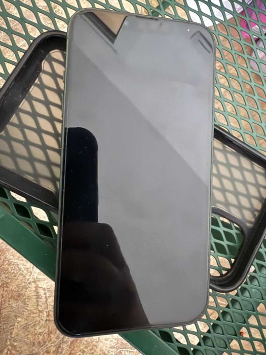 iPhone 13 – 256GB – Зелен цвят – Отлично състояние