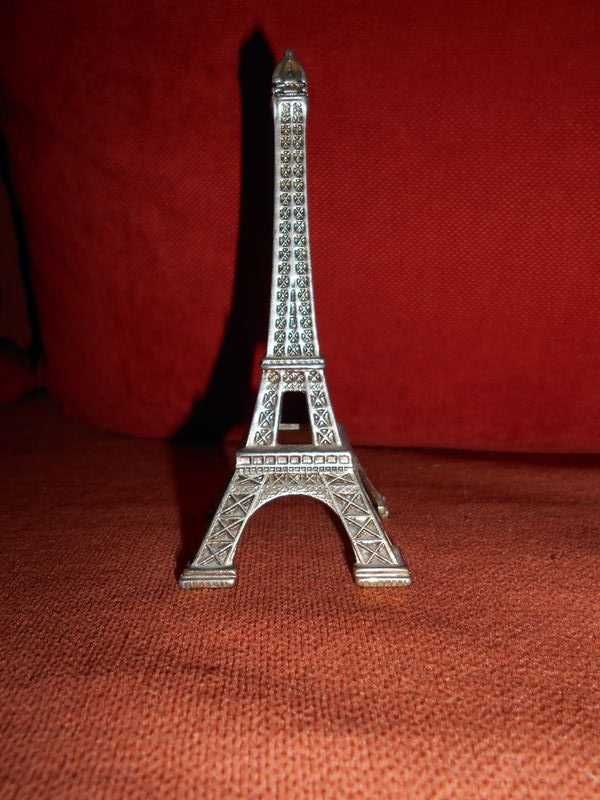 Vintage  -  Macheta din metal turn Eiffel