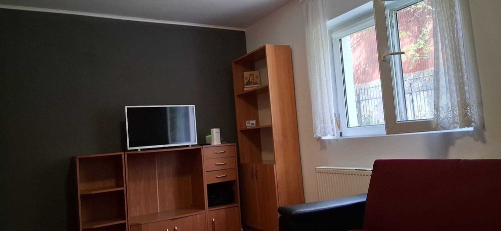 Garsoniera renovata,mobilata Azuga,langa partia de ski