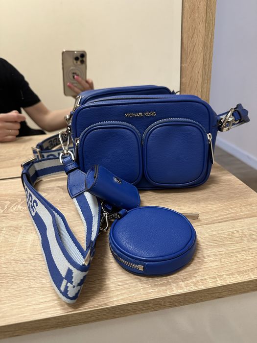 Синя чанта Michael Kors
