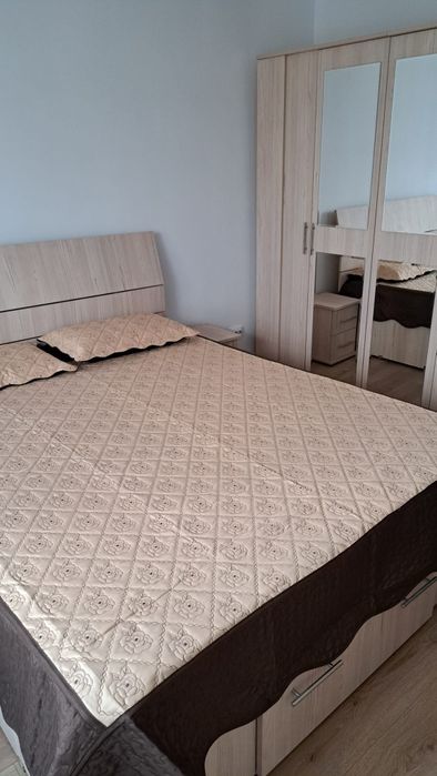 Închiriez apartament