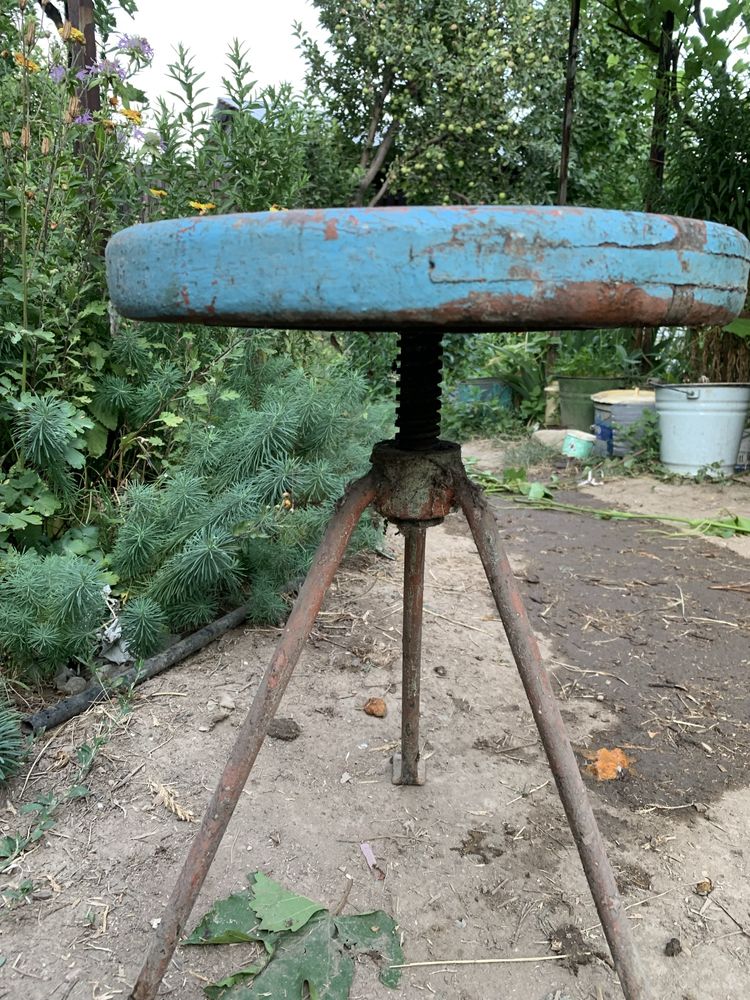 Антикварный стул