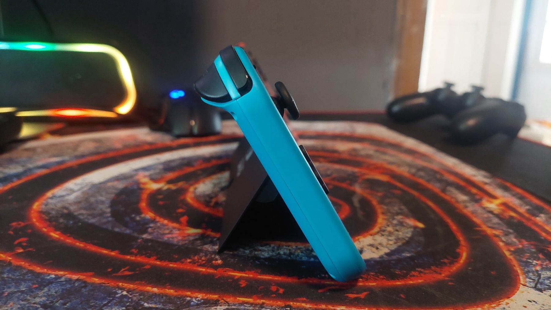 Nintendo Switch OLED + игра Super Mario Odyssey