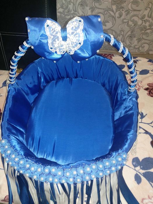 Продава се Бебешка кошница за изписване