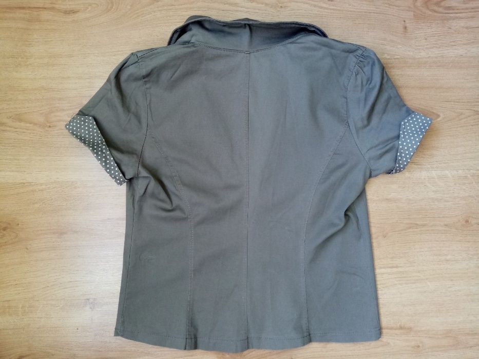 Сако с къс ръкав