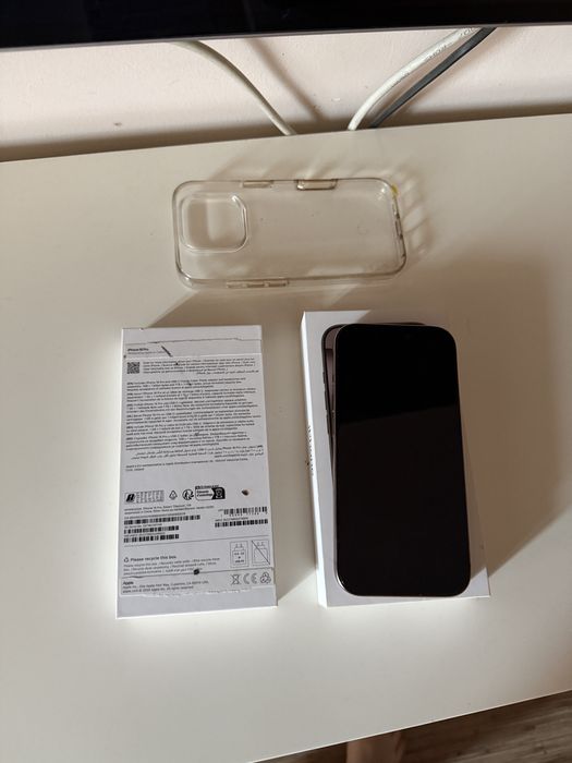 Iphone 16 pro un terra ca nou baterie 100%  factura si Garantie