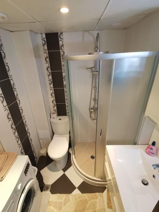 Дава се под наем Двустаен апартамент в Бургас, Лазур - 64 кв.м за 561 € - Снимка #3